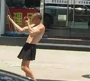 男生裙内衣_杨幂透视裙露内衣(2)